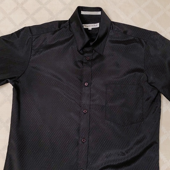 Smooth and Breathable Black Dress Shirt - No Iron - Picture 4 of 4